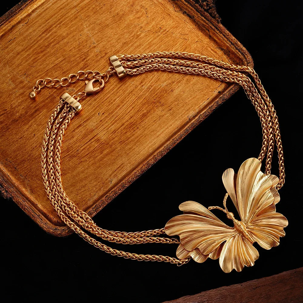 Kropfband Queen Lucinda