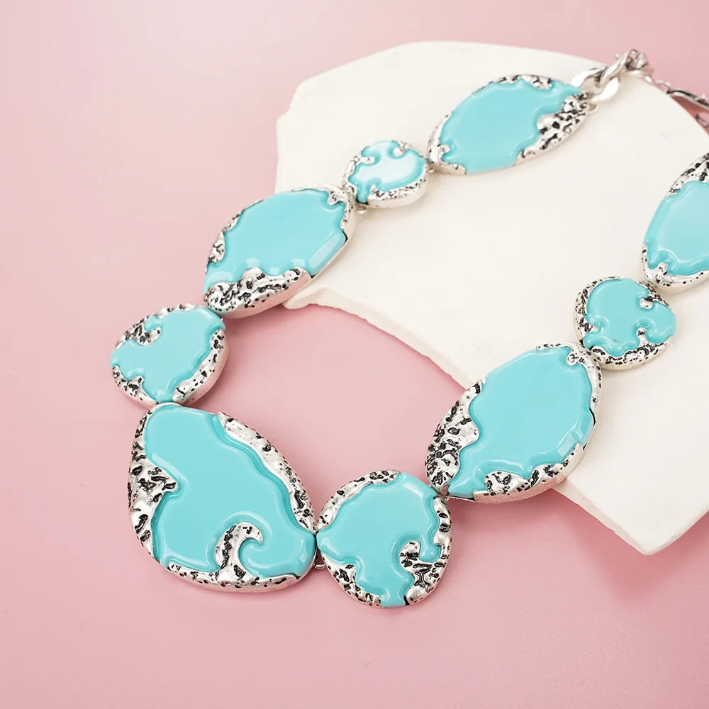 Kropfband Queen Carl (2 Farben)