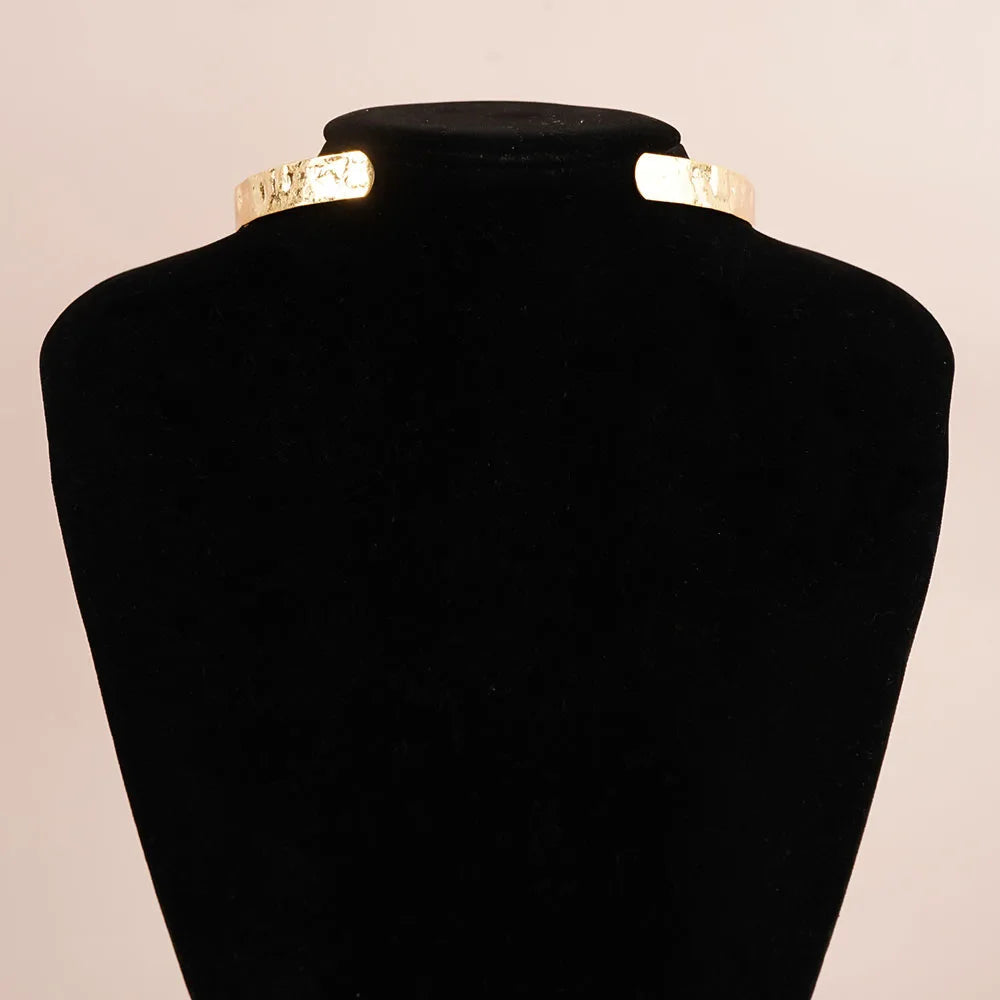 Kropfband Queen Fergus