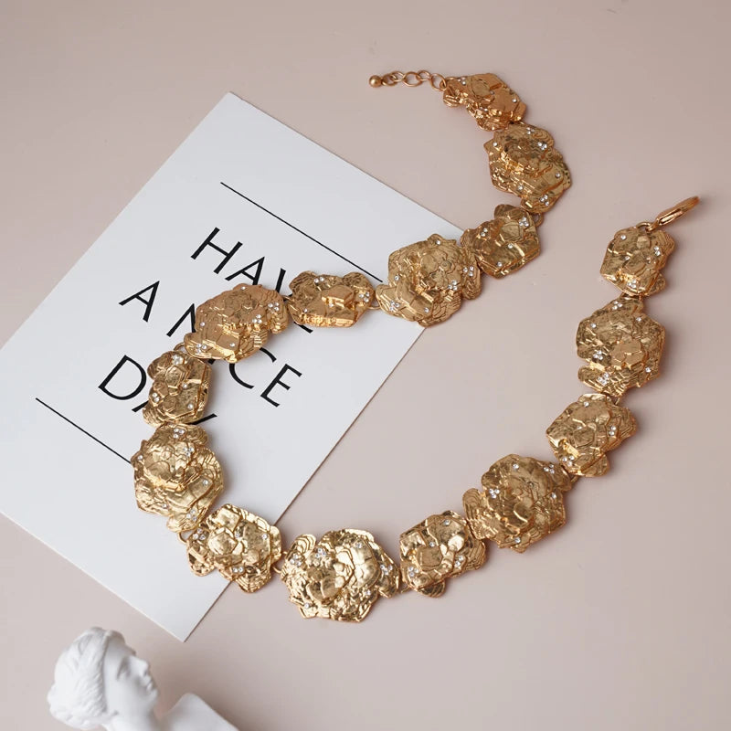 Kropfband Queen Teige