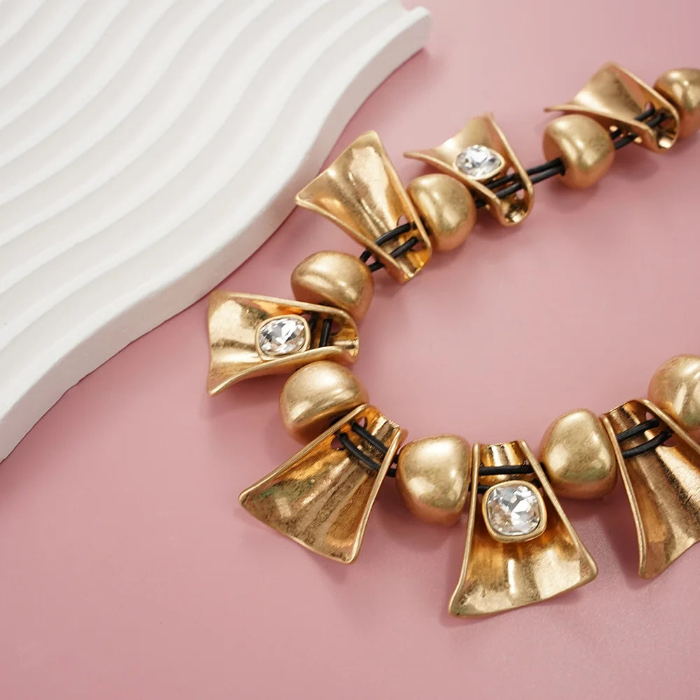 Kropfband Queen Freyaa