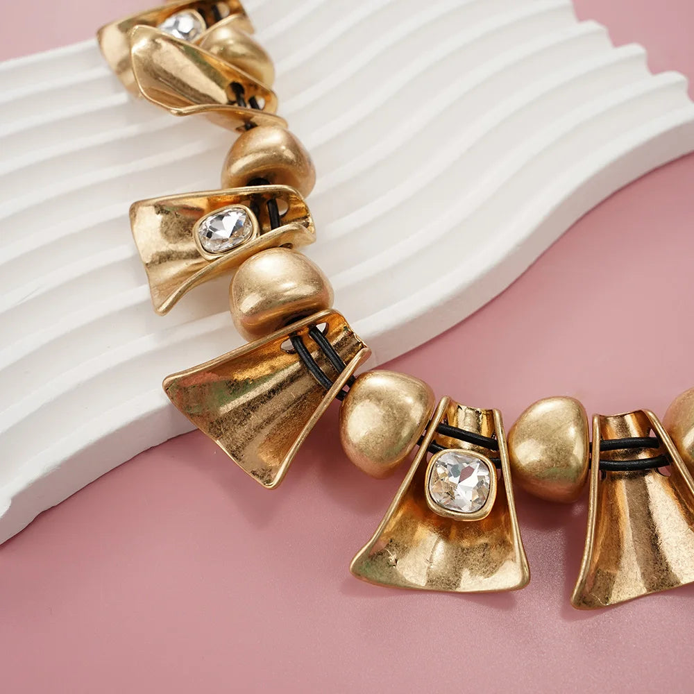 Kropfband Queen Freyaa