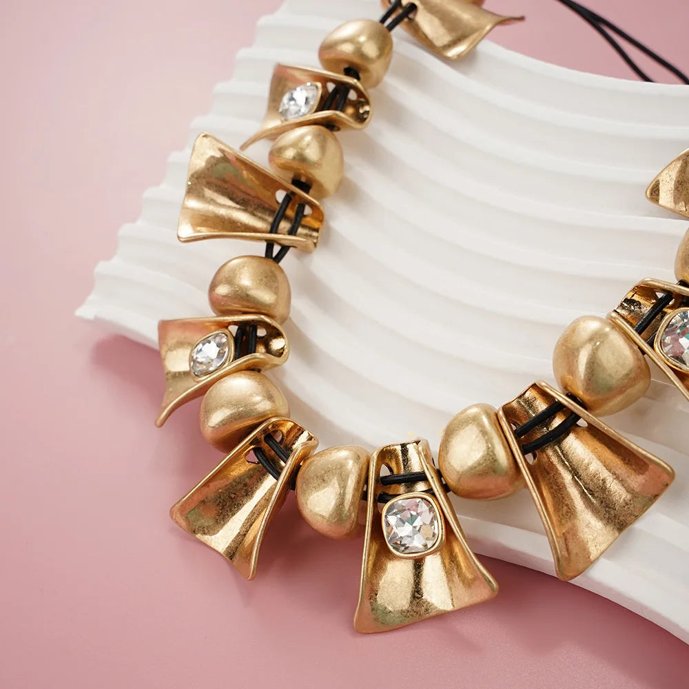 Kropfband Queen Freyaa