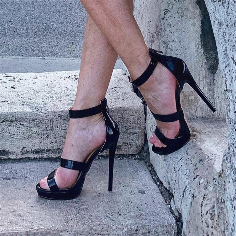 Sandalen Queen Nazomi (Schwarz)