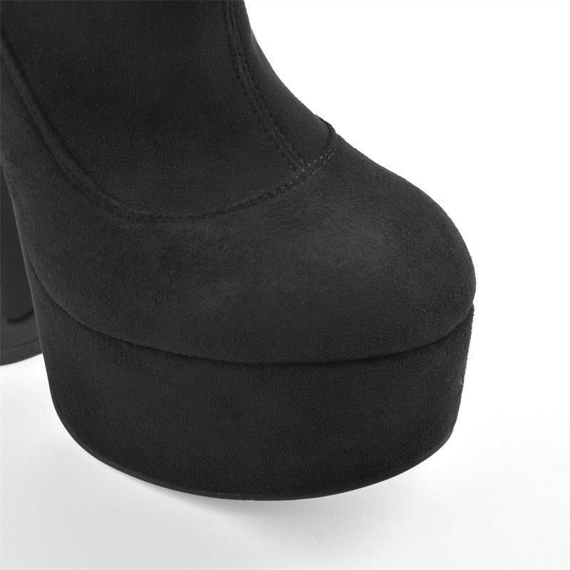 Stiefel Queen Svitolina