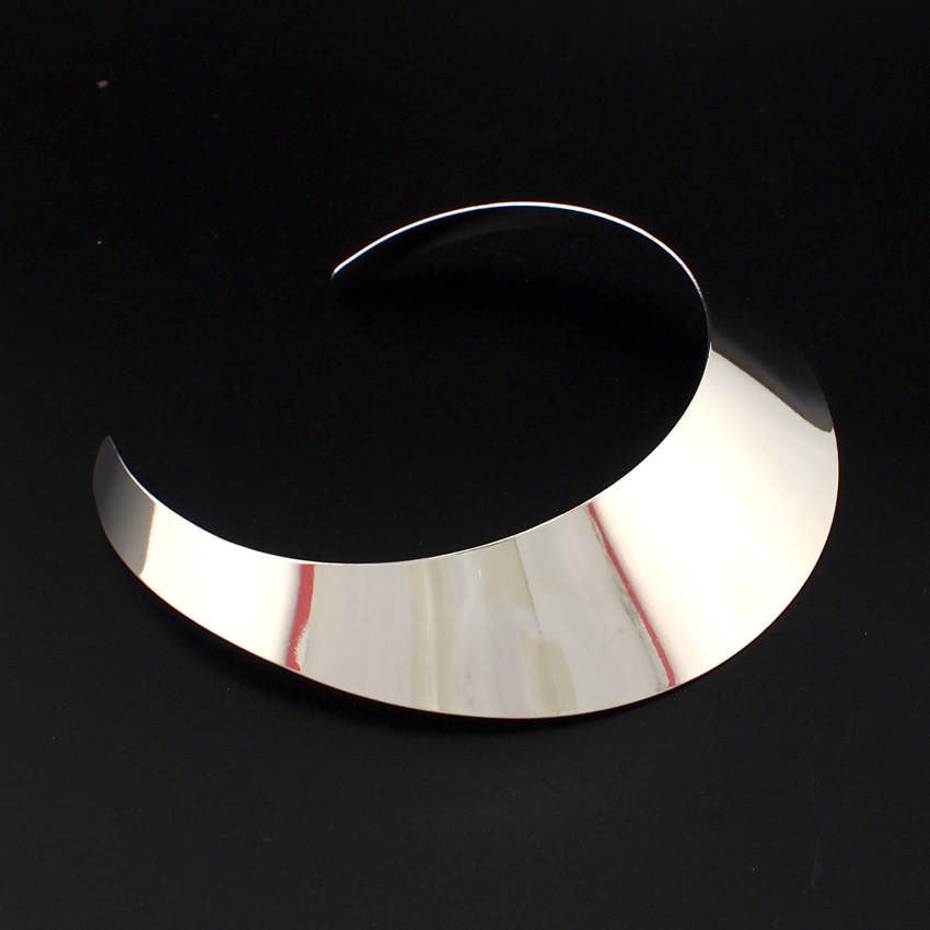 Kropfband Queen Guidie (2 Farben)