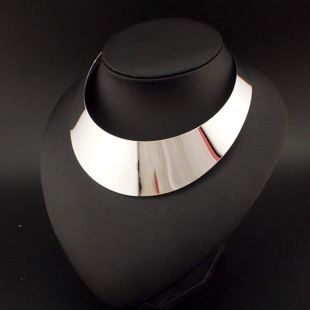 Kropfband Queen Guidie (2 Farben)