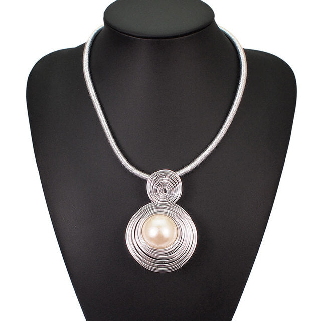 Halskette Queen Carolla (2 Farben)