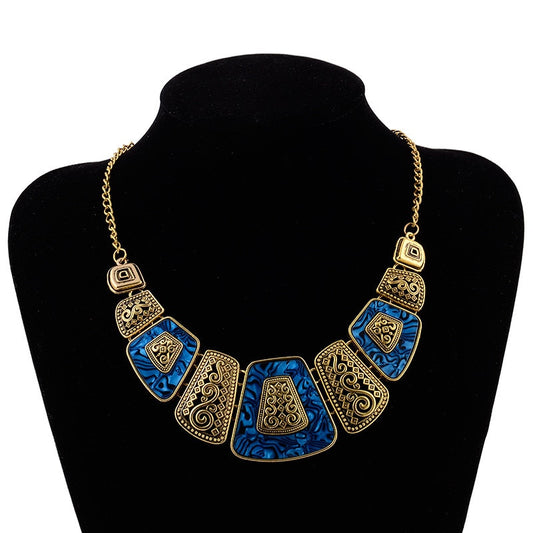 Halskette Queen Hevaria (6 Farben)
